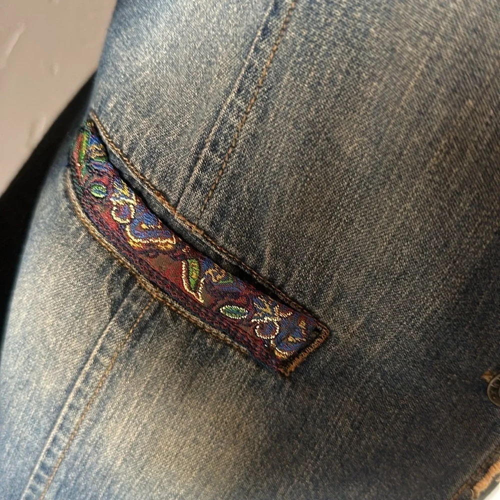 Vintage Early 2000's Hand Embellished Fitted Blazer Distressed Detail - Size 4 - Picture 4 of 7